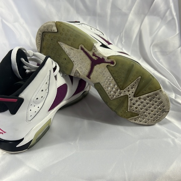 Air Jordan 6 Retro GS Shoes White/Vivid
Pink-Bright Grape-Black size 6.5 (Copy) - Picture 6 of 6